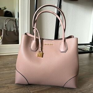 Michael Kors nude bag/purse